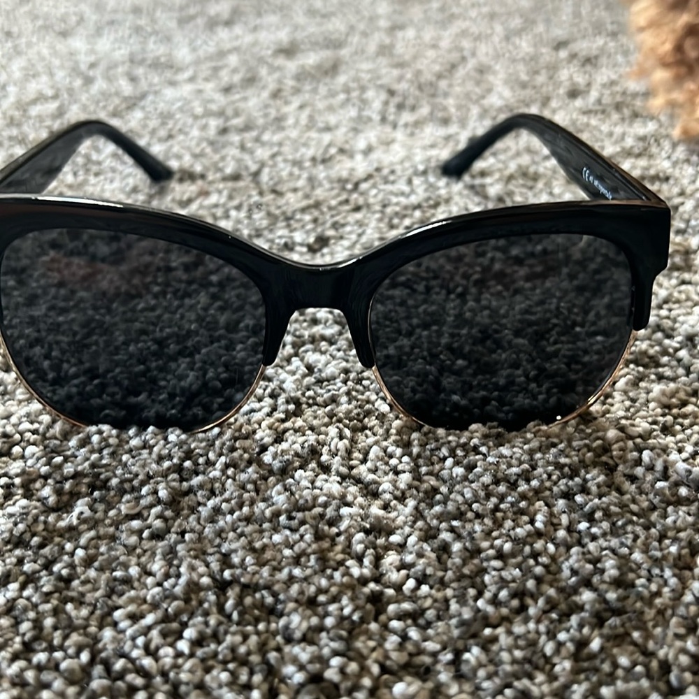 Aéropostale sunglasses